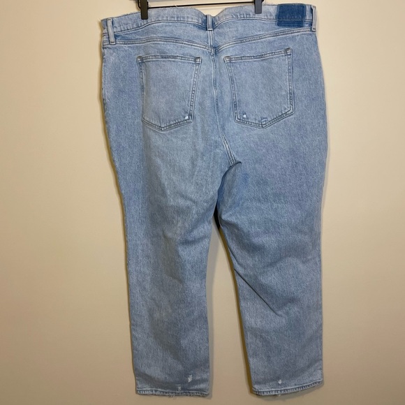Abercrombie Ultra High Rise 90s Straight Jean NWT - Picture 6 of 9